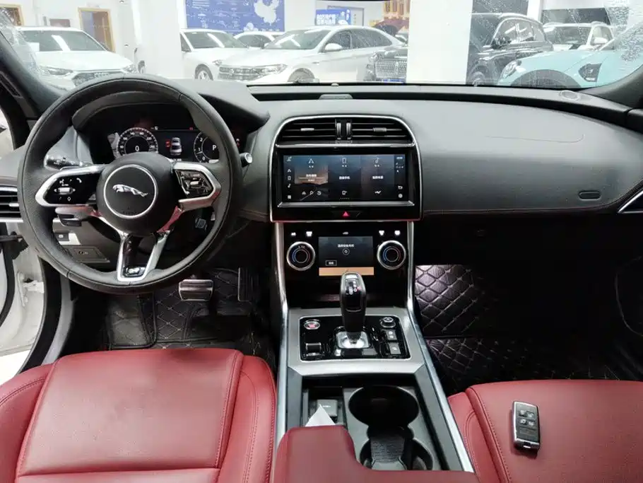 Jaguar XEL — миниатюра 12