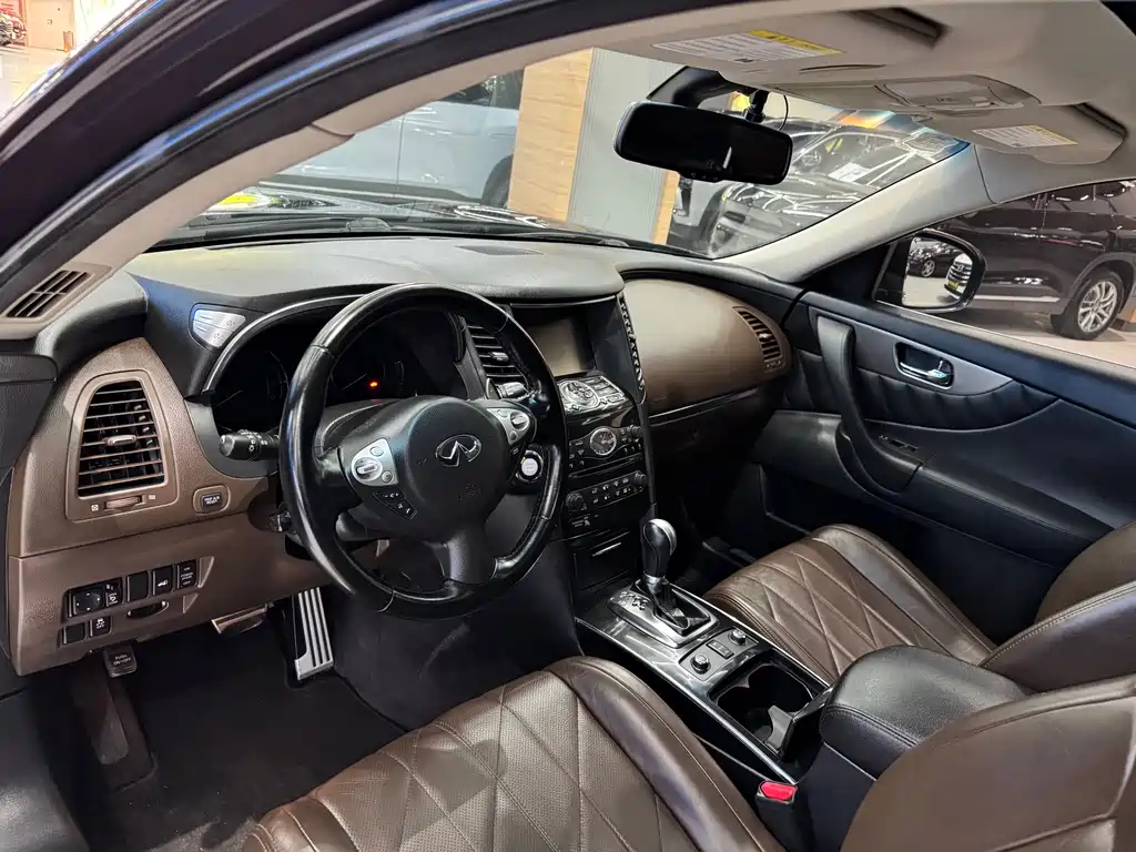 Infiniti QX70 — миниатюра 5