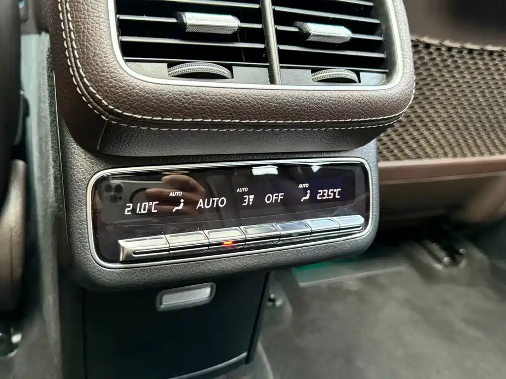 Mercedes-Benz GLS — миниатюра 8