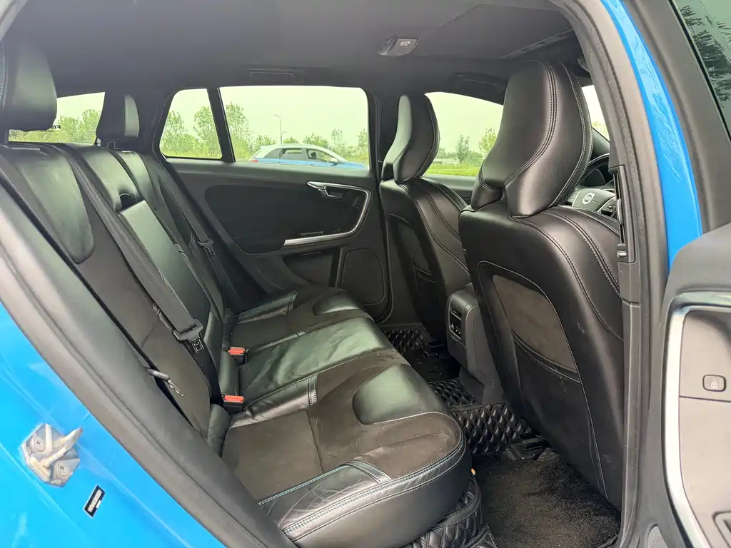 Volvo V60 — миниатюра 11