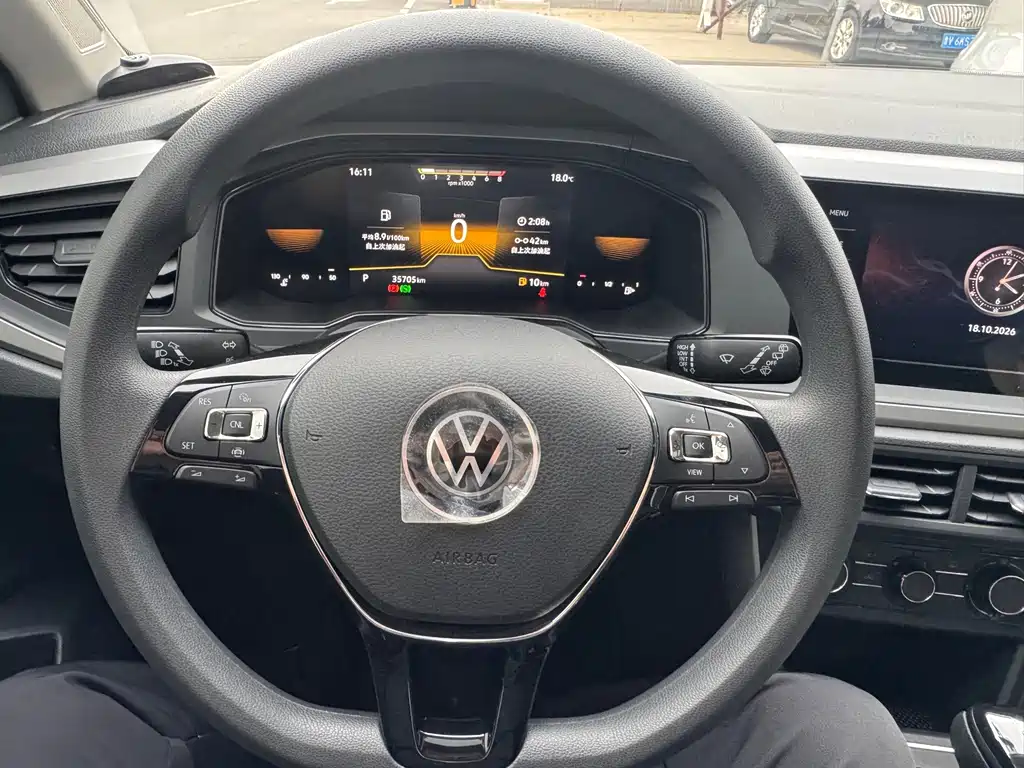 Volkswagen Polo — миниатюра 8