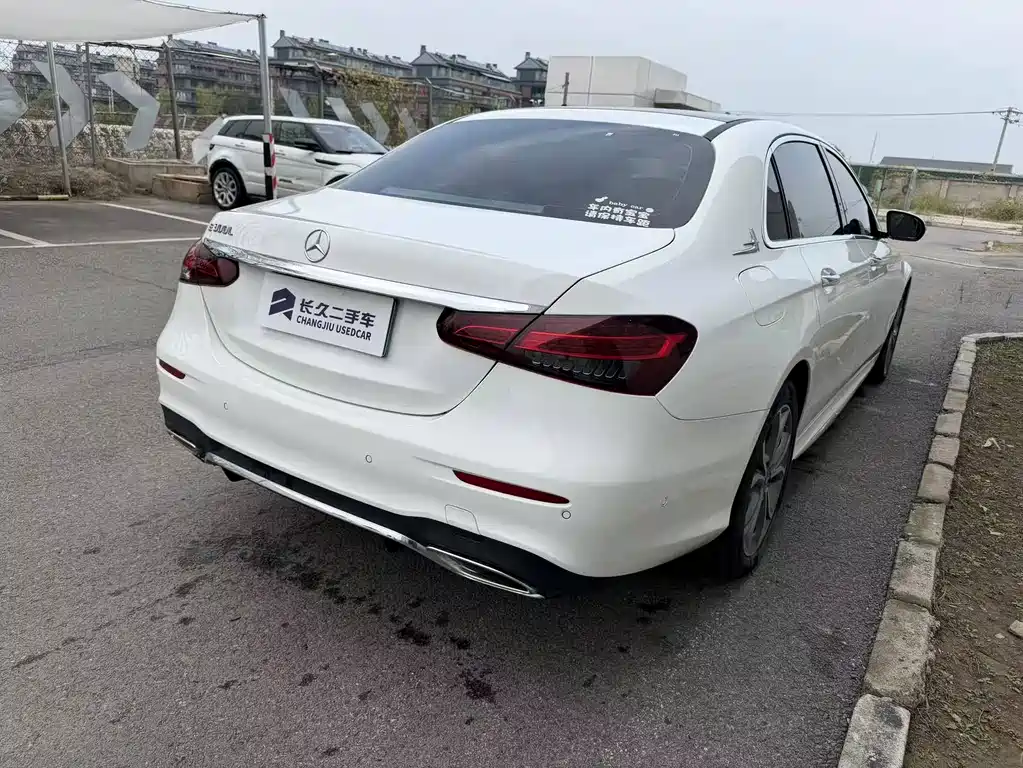 Mercedes-Benz E-Class — миниатюра 4