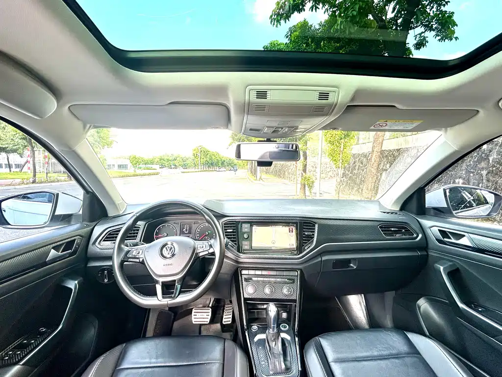 Volkswagen T-Roc — миниатюра 15