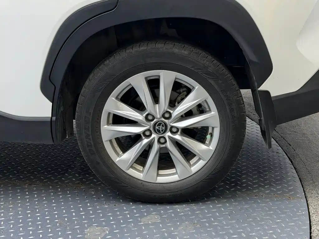 Toyota Corolla Cross — миниатюра 9