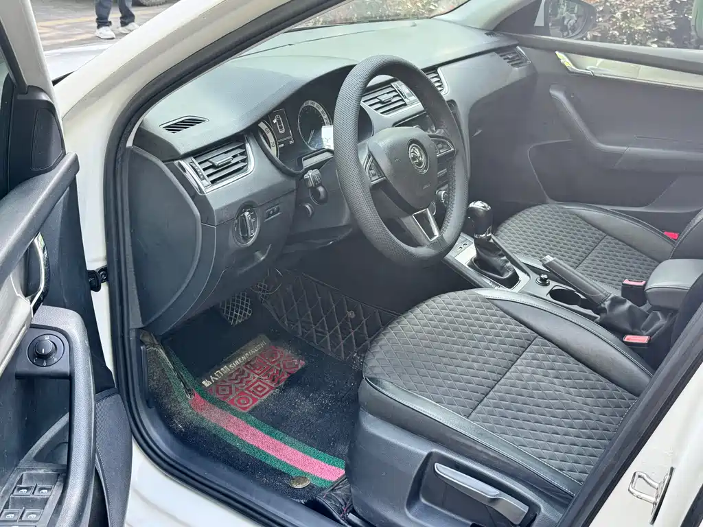 Skoda Octavia 2019 TSI230 DSG Luxury V