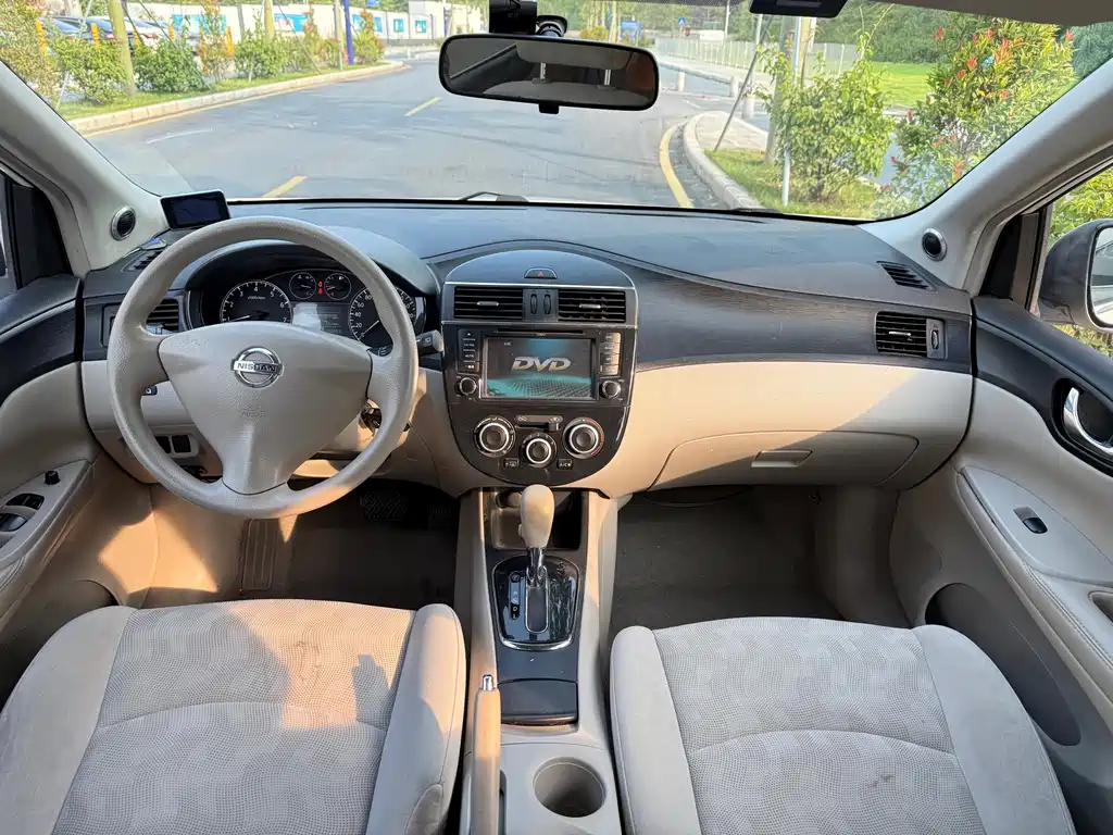 Nissan Tiida — миниатюра 8