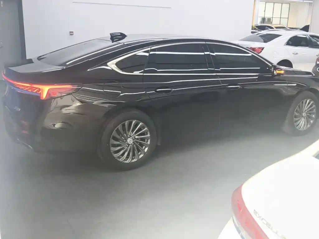 Buick LaCrosse 2025 28T Platinum
