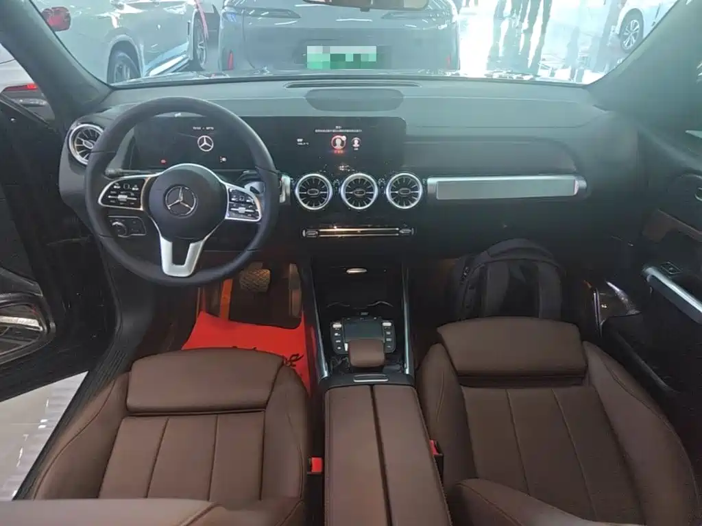 Mercedes-Benz GLB — миниатюра 10