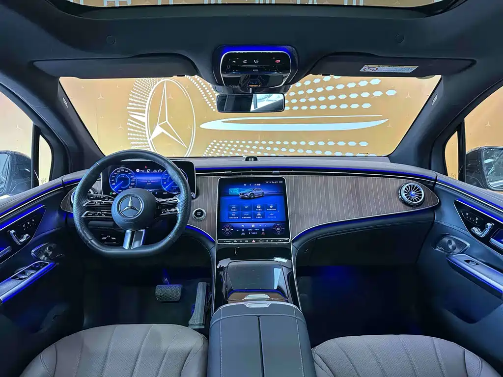 MERCEDES-BENZ EQE SUV