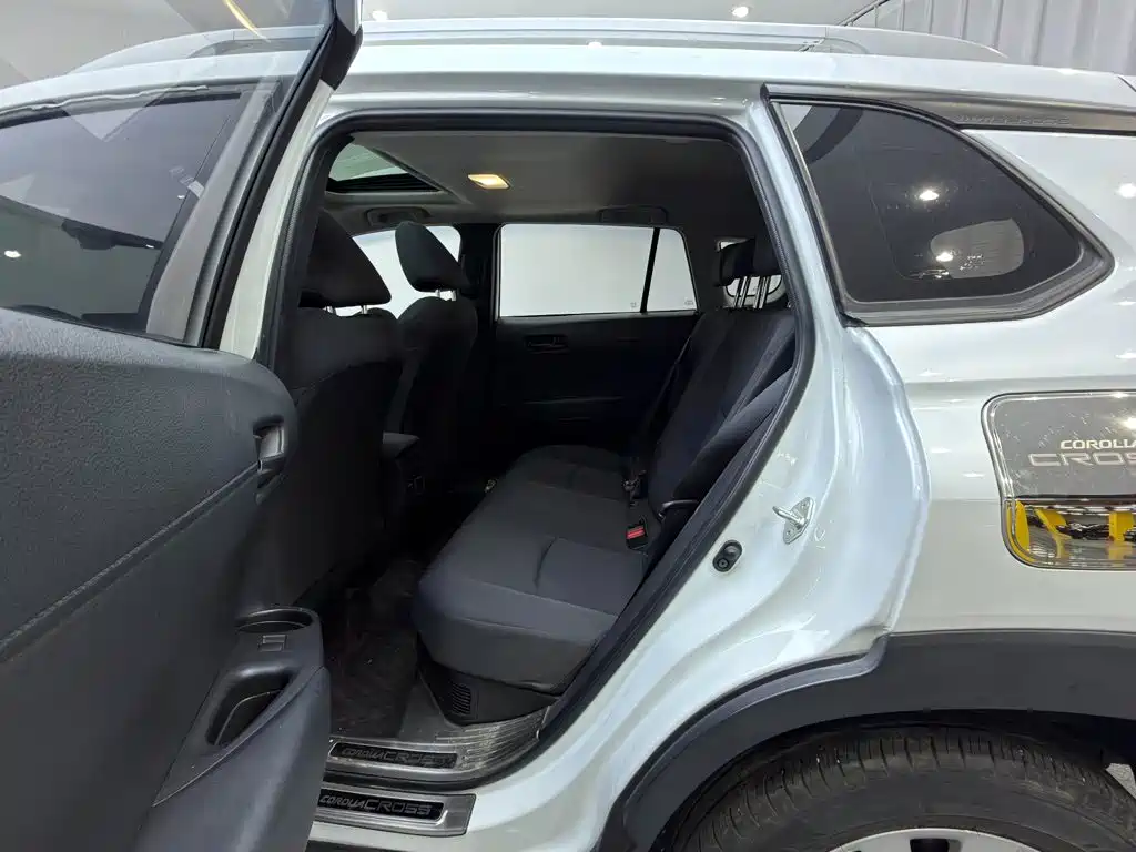 Toyota Corolla Cross — миниатюра 12