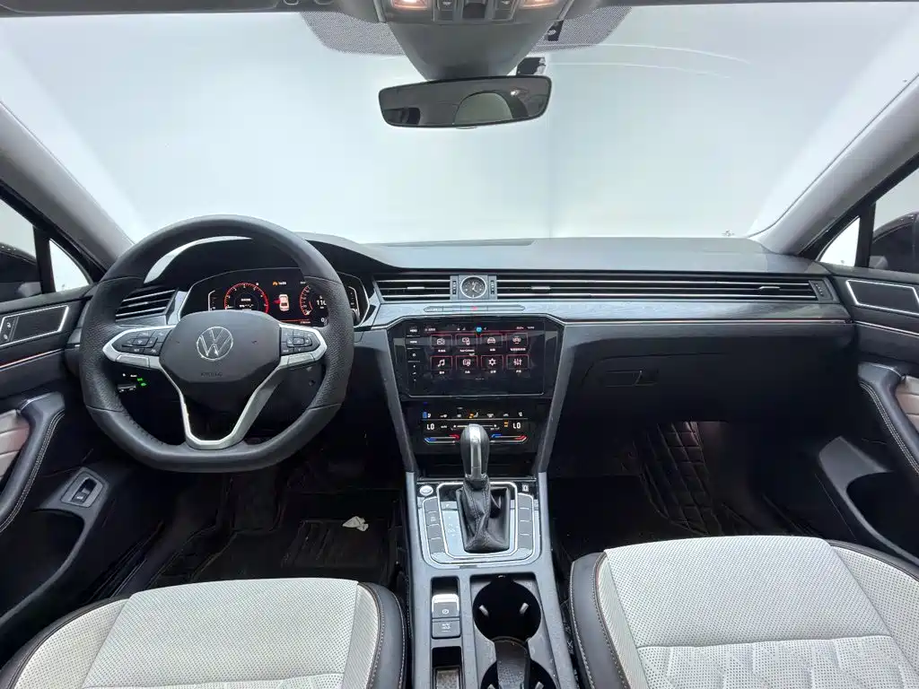 Заказать Volkswagen Magotan 2026 года за 4 147 266 ₽  из Китая