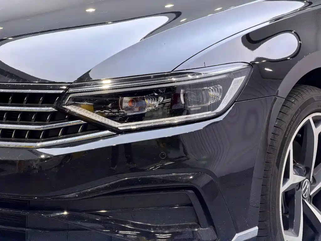 Заказать Volkswagen Magotan 2026 года за 4 147 266 ₽  из Китая