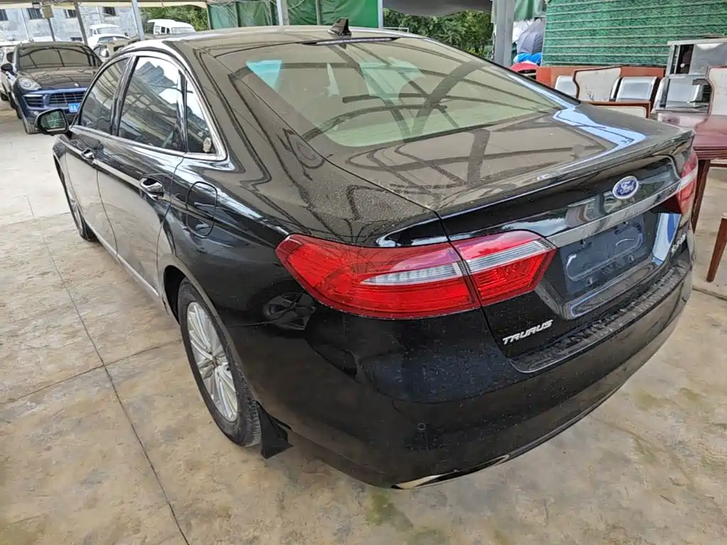 Ford Taurus — миниатюра 5