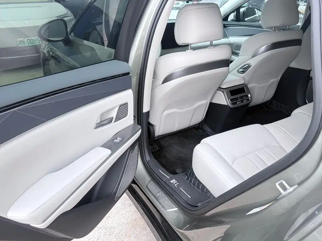 BYD Han L — миниатюра 10