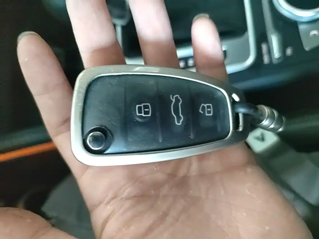 Audi Q2L e-tron — миниатюра 9