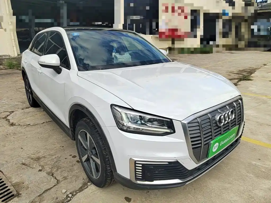 Audi Q2L e-tron — миниатюра 4