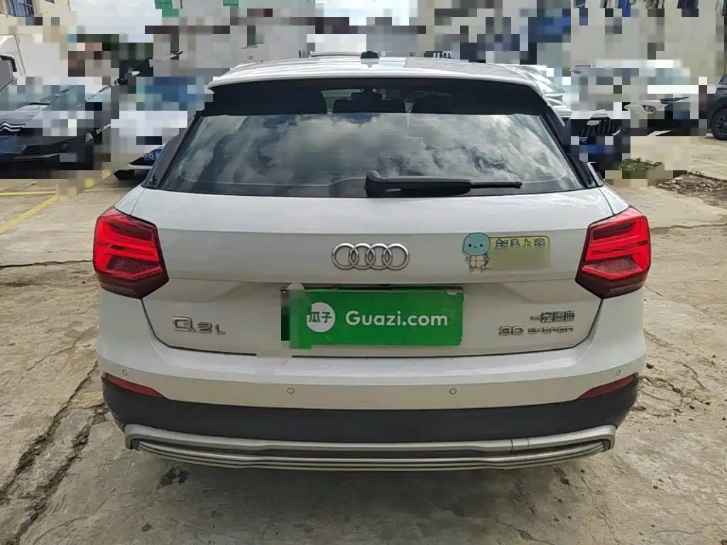 Audi Q2L e-tron — миниатюра 6