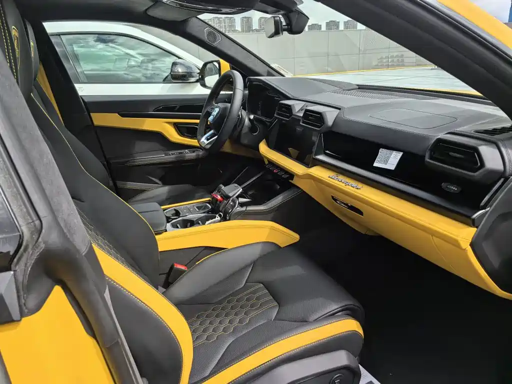 Lamborghini Urus SE 2025 4.0T Standard