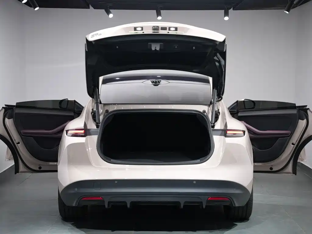 NIO ET5 — миниатюра 2