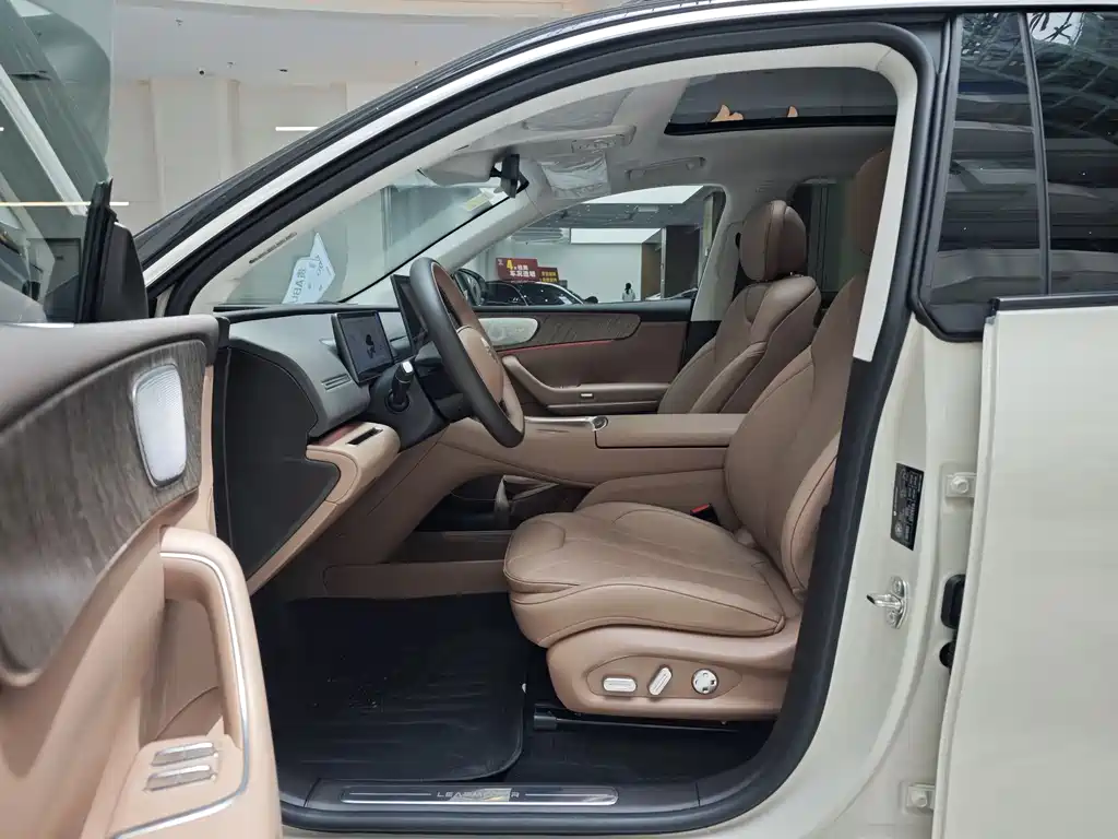 Leapmotor C11 2026 300