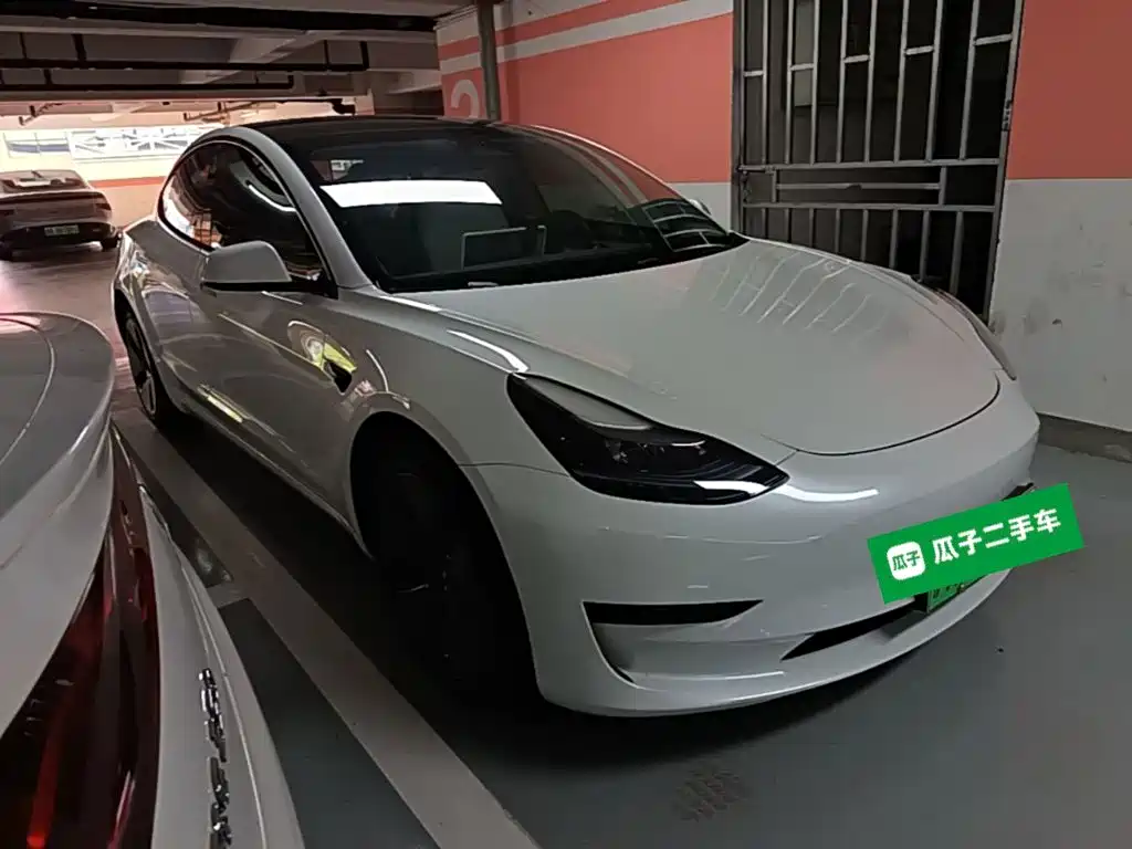 Tesla Model 3 — миниатюра 4