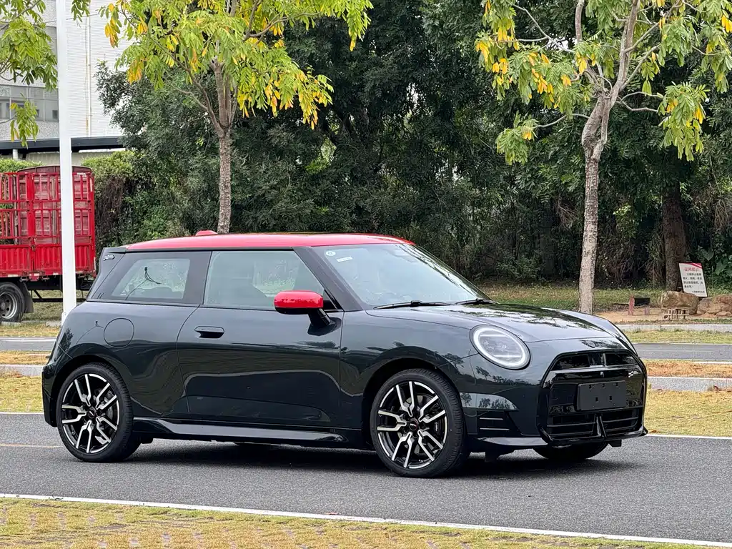 Mini COOPER 2024 452km COOPER SE