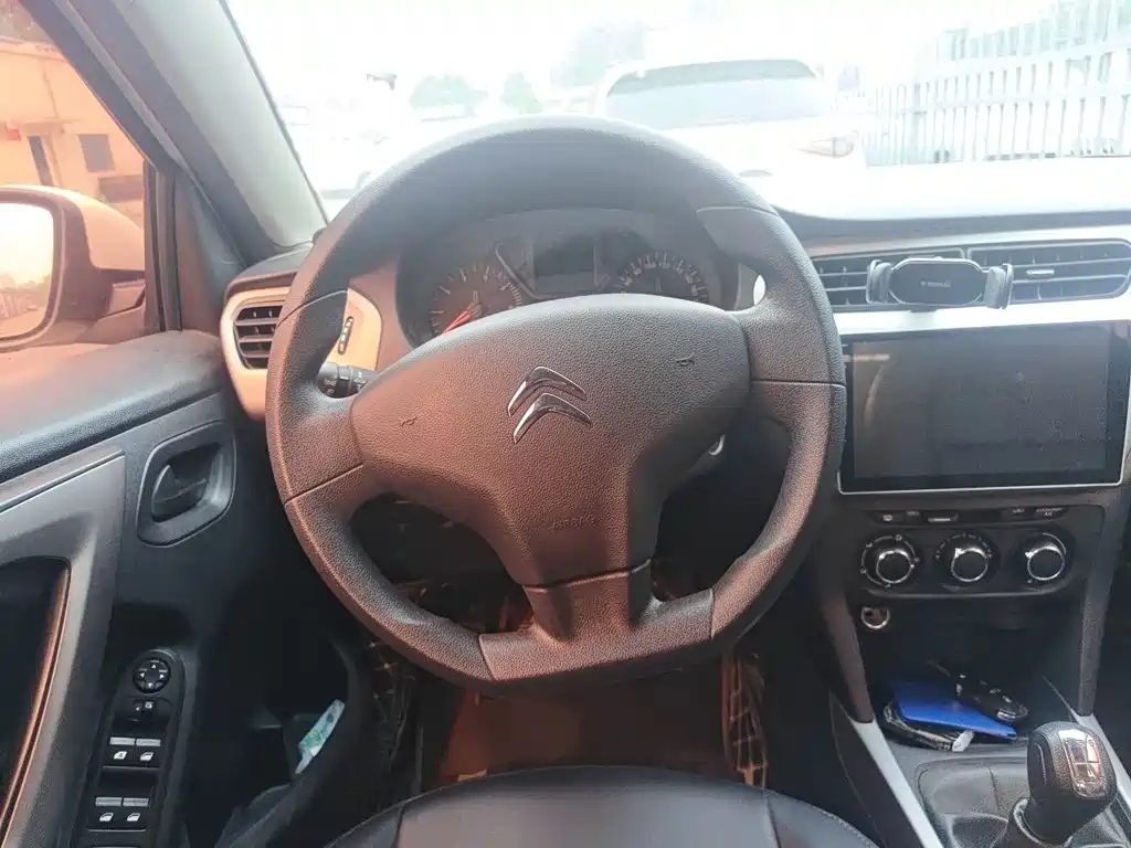 Citroen Elysee — миниатюра 6