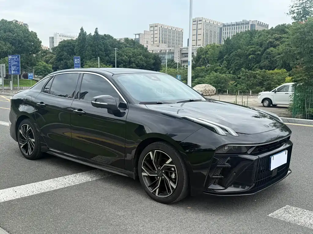 Lynk & Co 03 — миниатюра 4