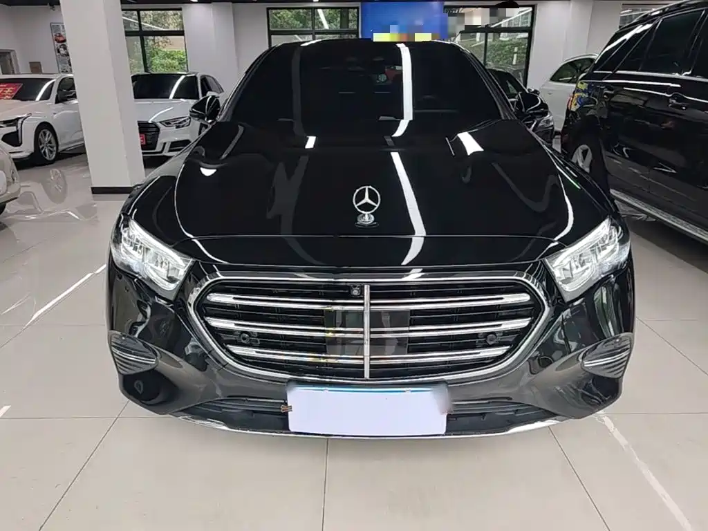 Mercedes-Benz E-Class — миниатюра 3