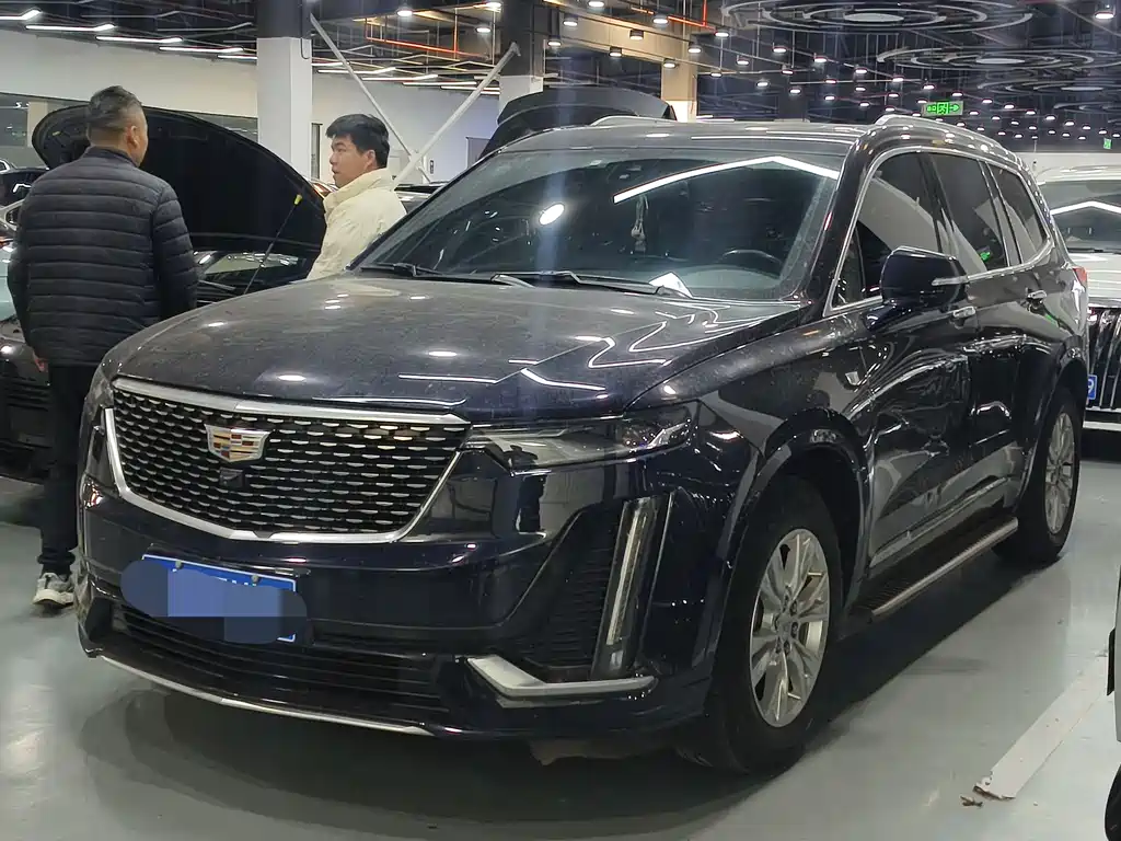 CADILLAC XT6