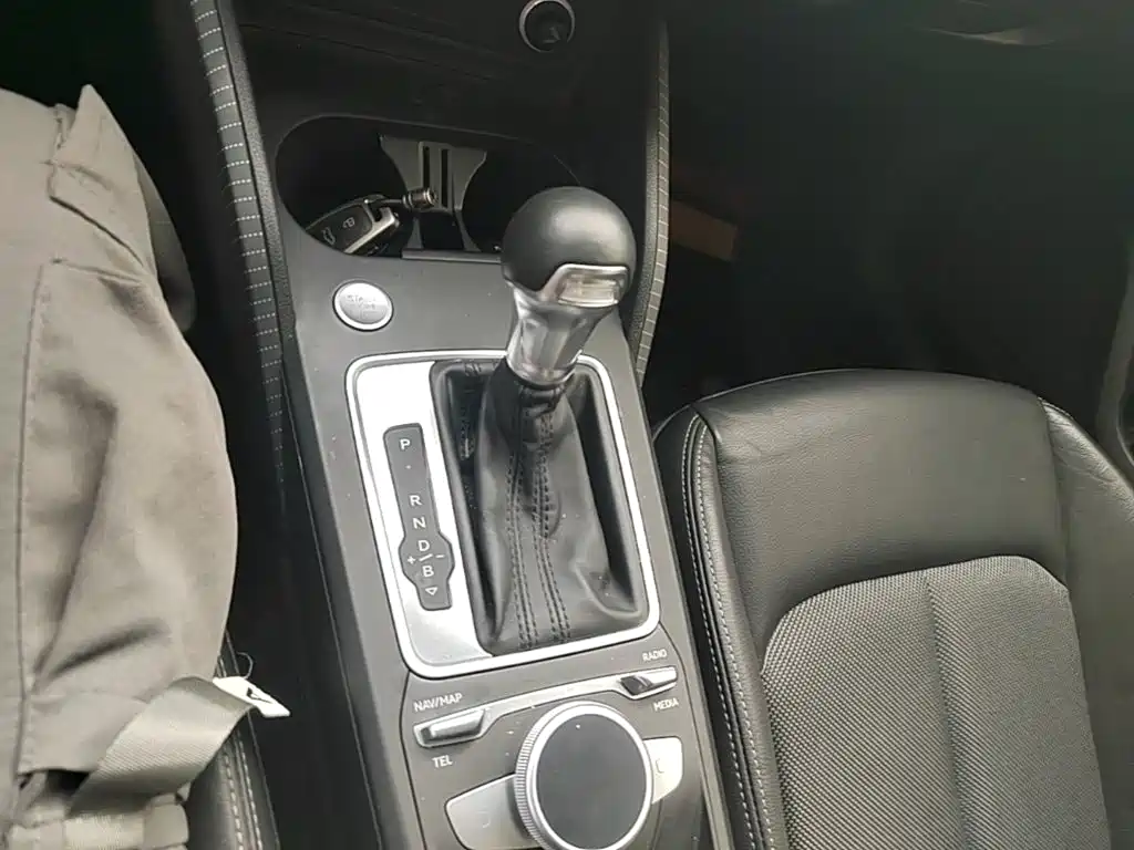 Audi Q2L e-tron — миниатюра 14