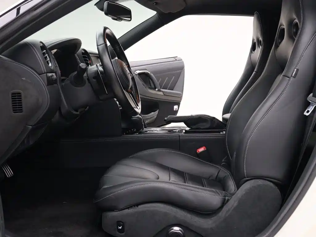 Nissan GT-R — миниатюра 2
