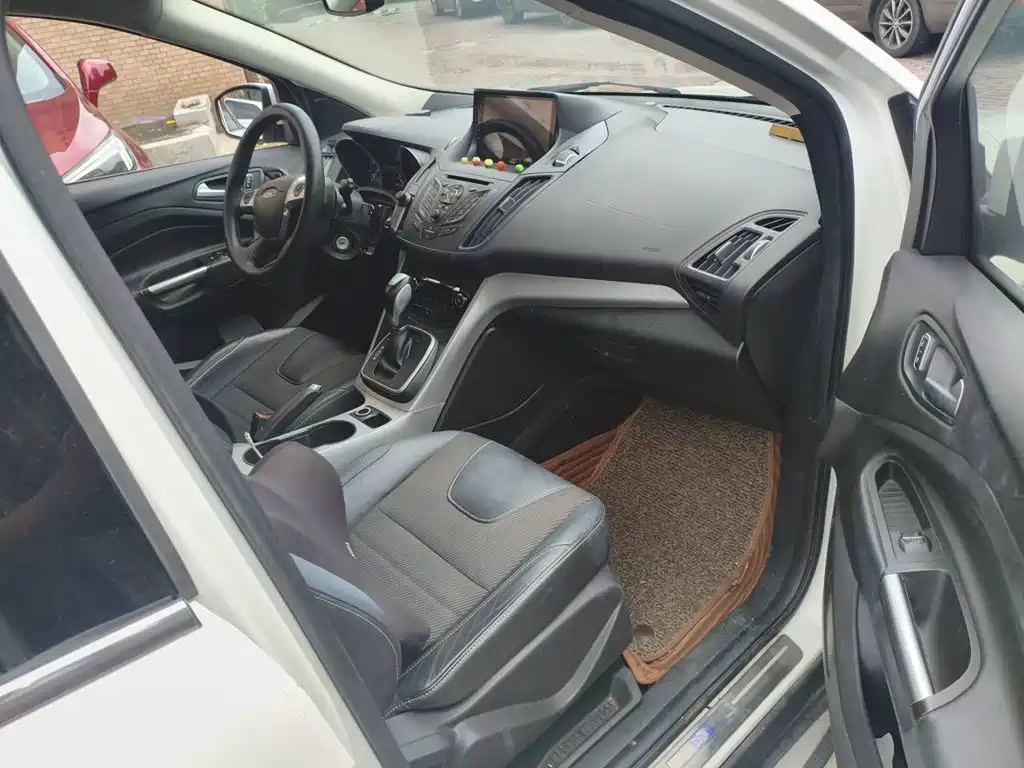 Ford Kuga — миниатюра 20