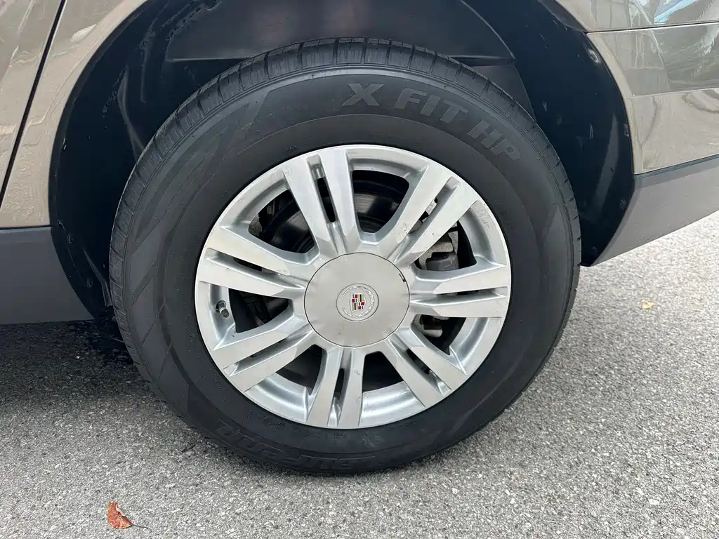 Cadillac SRX — миниатюра 9