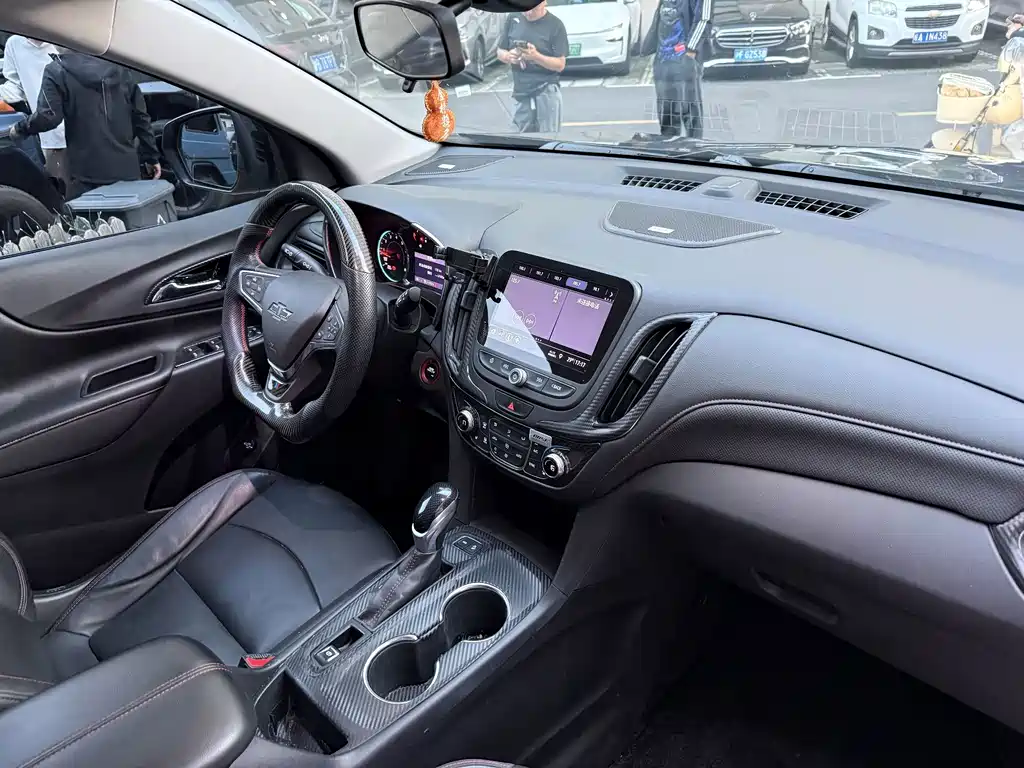 Chevrolet Equinox — миниатюра 18