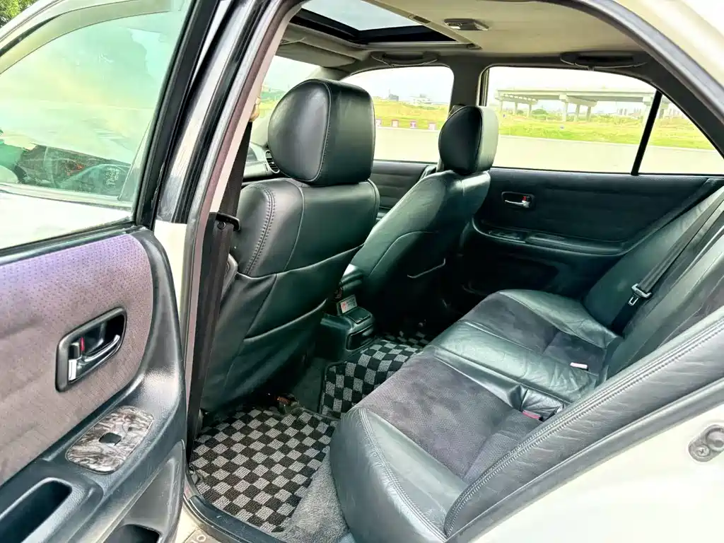 Lexus IS 01 200