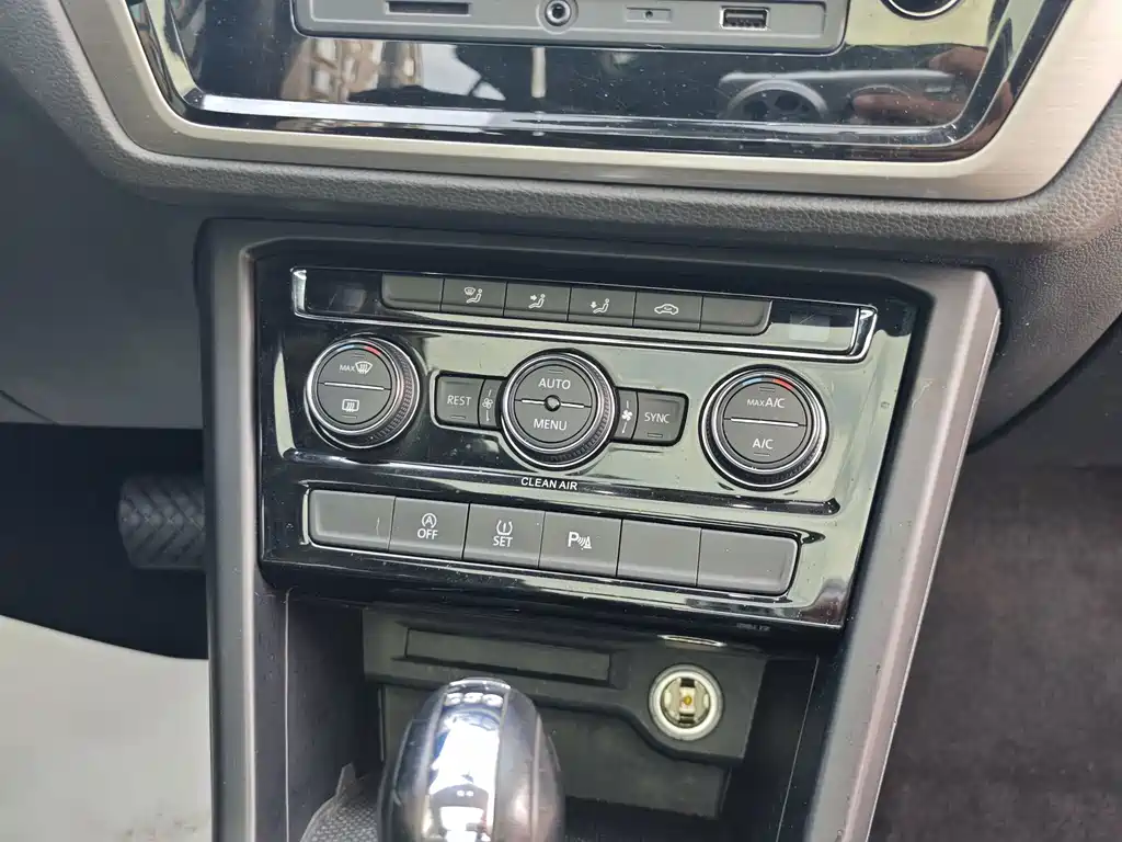 Volkswagen Touran — миниатюра 16