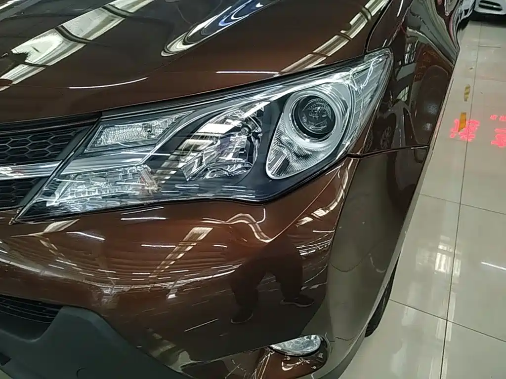 Toyota RAV4 — миниатюра 24