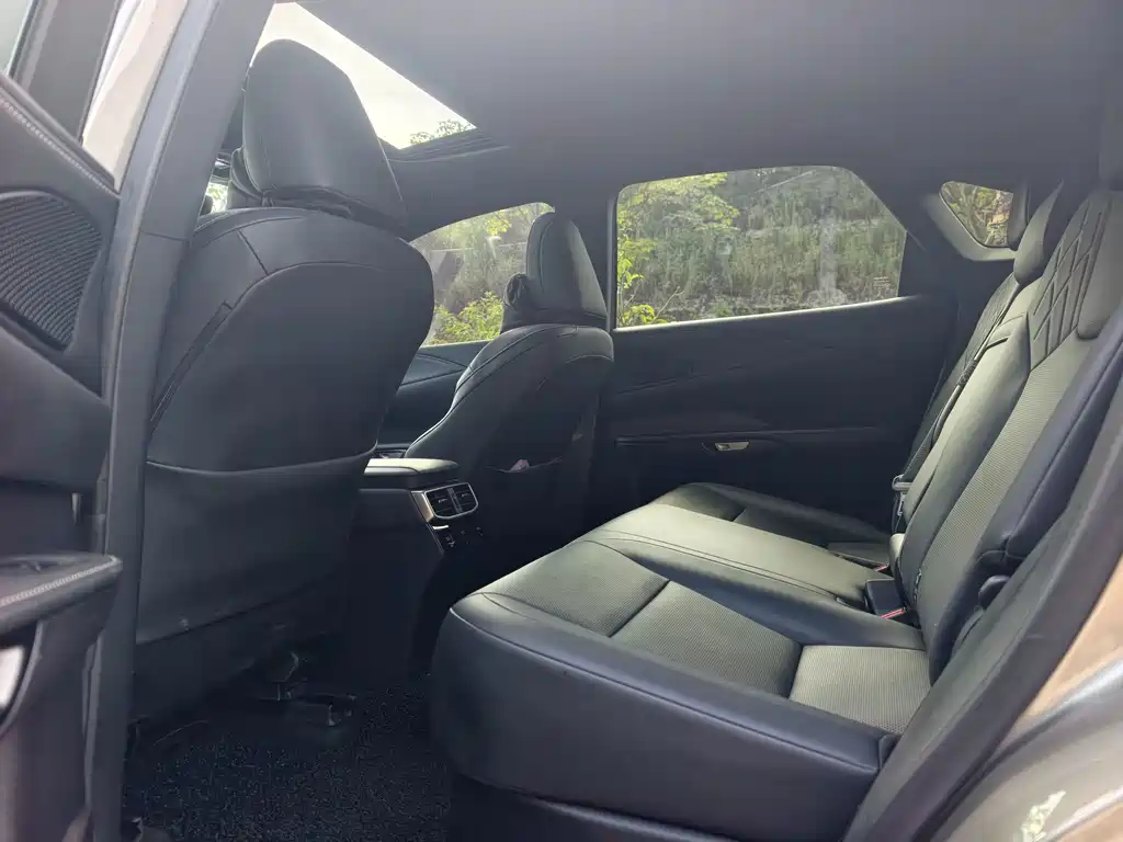 Lexus RX — миниатюра 7
