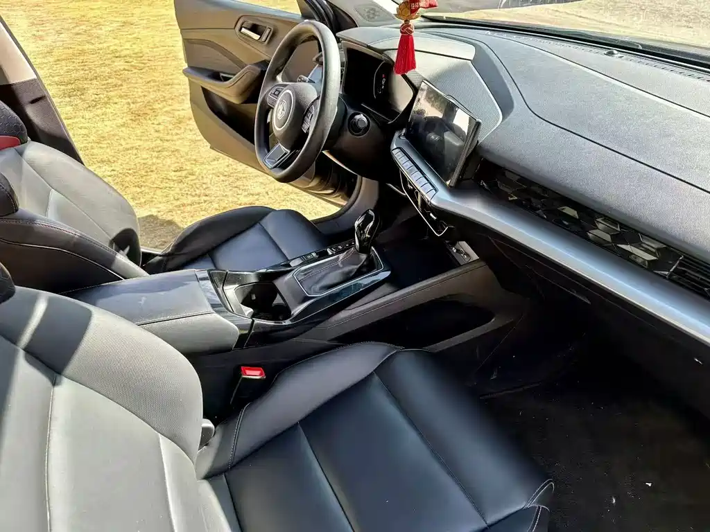 MG MG5 — миниатюра 8