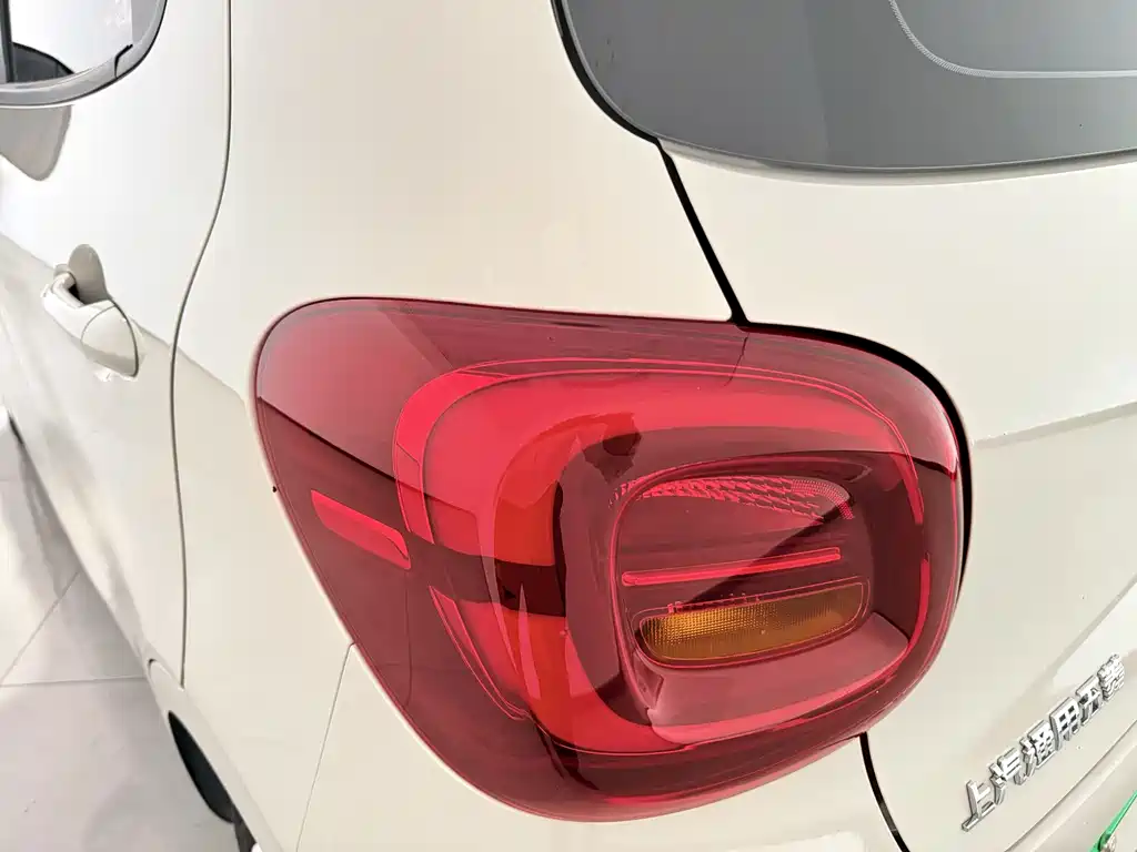 Wuling MINIEV — миниатюра 11