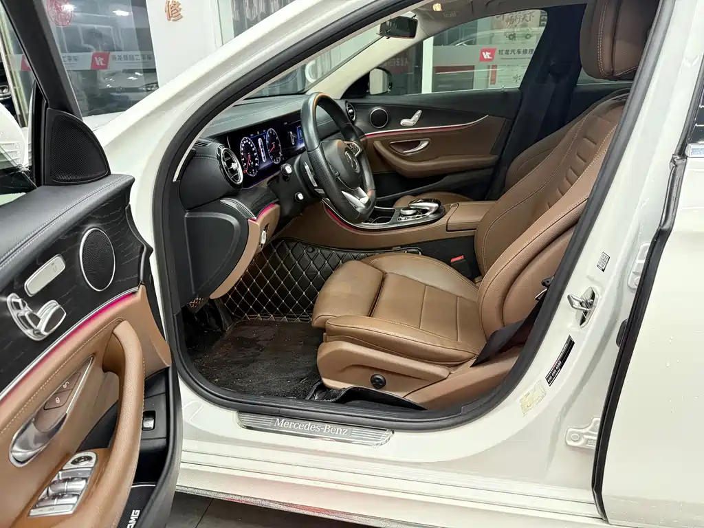 Mercedes-Benz E-Class — миниатюра 10