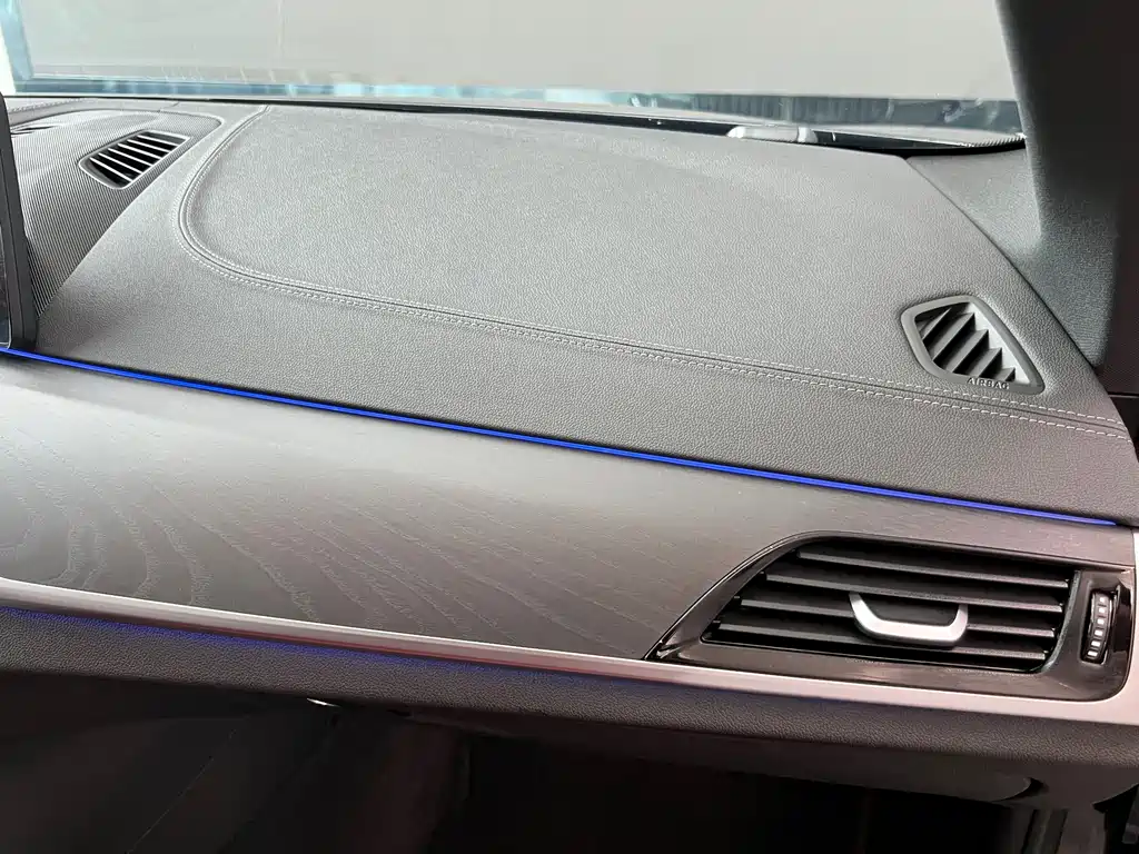 BMW 5 Series — миниатюра 21