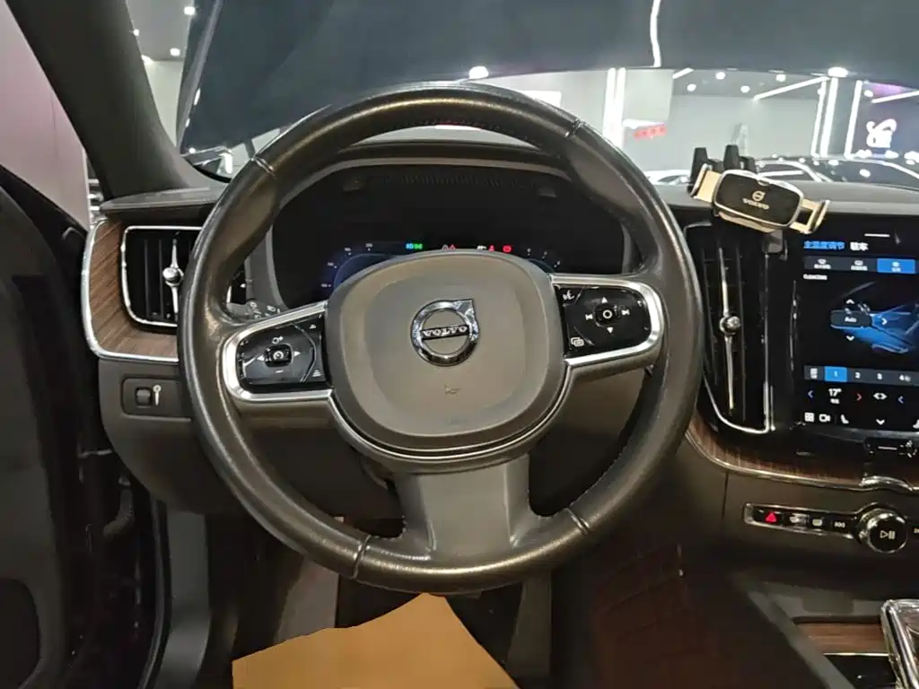 Volvo XC60 — миниатюра 7