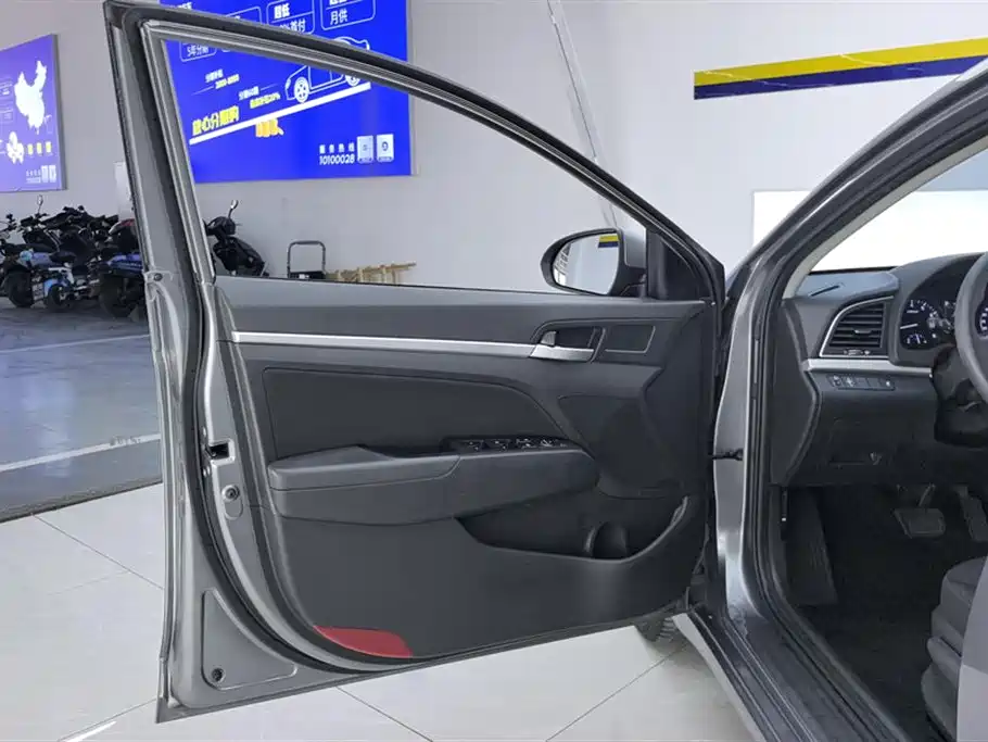 Hyundai Elantra 2018 1.6L AT 15