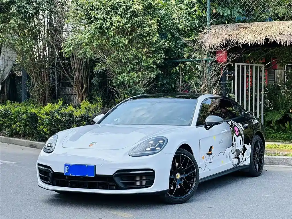 Porsche Panamera 2023