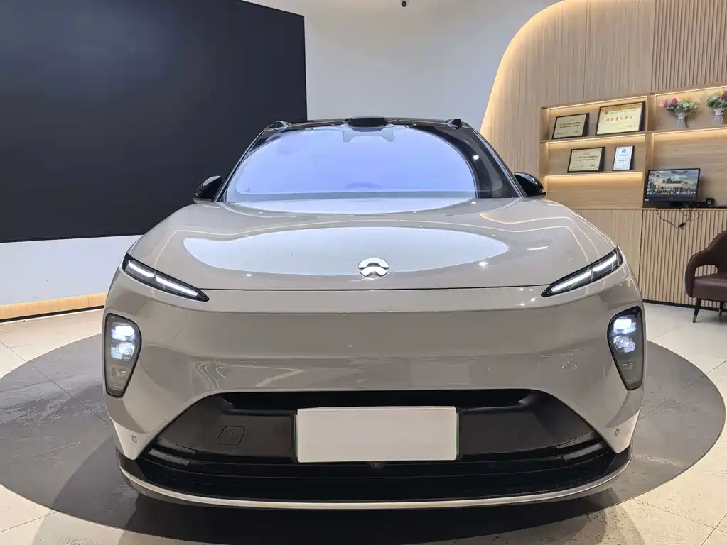 NIO ES8 — миниатюра 2