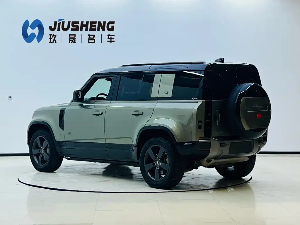 Land Rover Defender — миниатюра 4