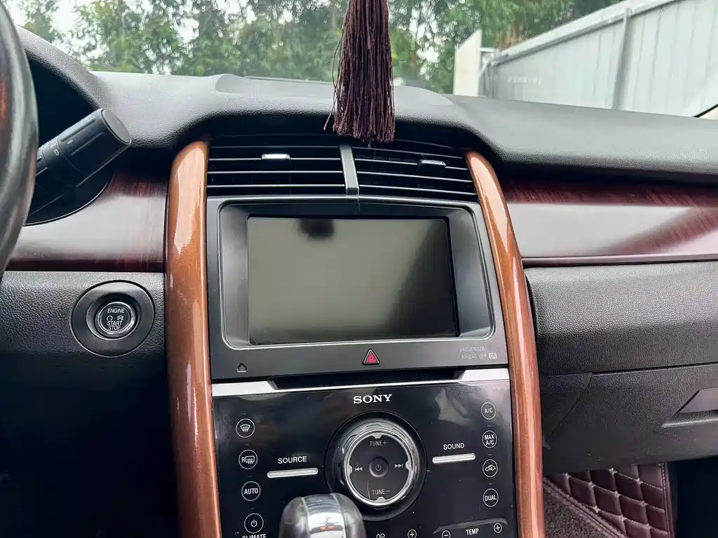 Ford Edge (Import) — миниатюра 13