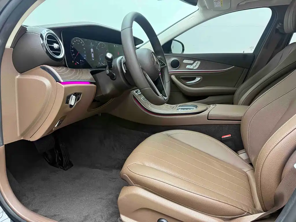 Mercedes-Benz E-Class — миниатюра 12